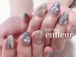 大人上品☆うねうねミラーネイル