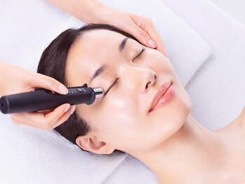 インフェイシャス 岡山高島屋店(INFACIOUS)の写真/お顔の印象年齢を決める「目もと」を健やかに、若々しい見た目を保つ技術をご提供