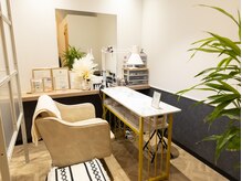 CHIKO NAIL SALON by AURORE