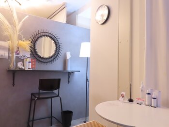 ホワイトアクア 中目黒店(WHITE AQUA)