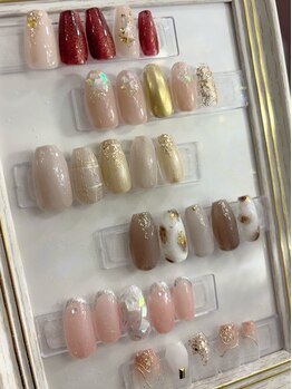 桔梗璃(キキョリ)の写真/【毎月変わる定額アート¥7000～】現役彫り師の繊細アート♪大人女性のお手元を引き立てる上品可愛いネイル