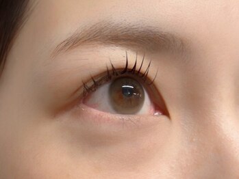 ギルトアイラッシュ(GUILD eyelash)の写真/軽い付け心地とナチュラルな仕上がりで、朝のメイク時間も短縮できる♪お得なクーポンもご用意してます!