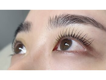 トニー(Tonny)の写真/上がりにくい下向きまつ毛も◎最新まつ毛パーマで理想のぱっちりeyeへ♪