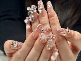 揺れるパーツネイル