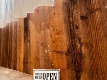 ノウル(Knowle)の雰囲気（天然素材を使用した内装。見て触って感じてもらいたいです。）