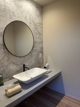 六感の写真/《日々の疲れから解放》手の温もりを感じ深いリラクゼーションへ＊オールハンド全身アロママリンパ¥9,240~