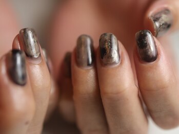 クロ(KURO)/ニュアンス/柳津ネイルサロン