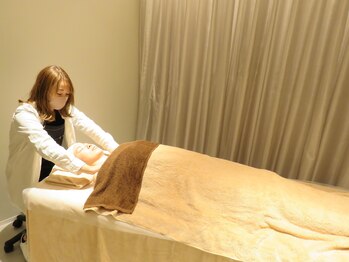 リトグラフ(Lithograph)/◎小顔矯正・コルギ◎