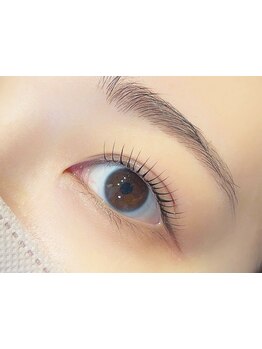 ナチュラル上品な目元にしたい