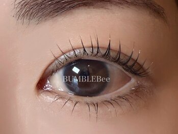 バンブルビー(BUMBLEBee)/目を大きく見せたい