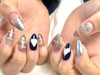 パダアット ヴァラネイル 天神南店(PADA at VALLANAIL)/マグネットグラデ/ハートネイル