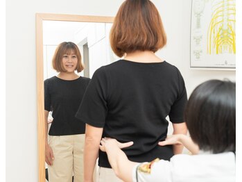 カイロプラクティック カーブの写真/ねこ背・巻き肩／姿勢改善で【見た目年齢－5才】が目指せるサロン！骨盤ケアで意識せずとも美姿勢に◎