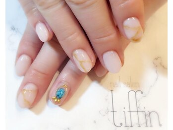 ネイルサロン ティフィン(tiffin)/クリアも入れて夏らしく