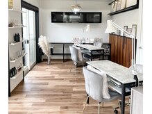 スタッフが2名在籍！手足同時施術、お友達と同時ご予約も可能☆