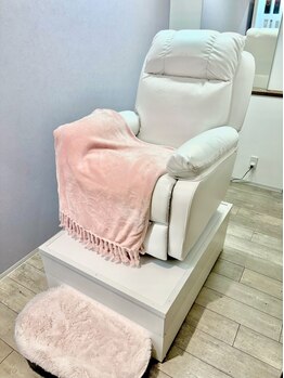 ジッピーオブヘア アイエク(Zippy of hair iEQ)の写真/【ナチュラルな仕上がりが得意】丁寧なカウンセリングでなりたい目元を実現◎かわいくおしゃれな目元に♪
