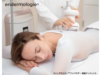 フィールカーム(feel calm)の写真/首・肩・背中のガチガチ疲れを深部からほぐす！癒やし空間で心身ともに解き放たれる贅沢を味わいませんか？