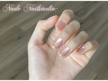 ヌードネイルスタジオ 銀座店(Nude Nailstudio)の写真/シンプルの中にもこだわりが光る上品な指先で好印象♪オフィスネイルにもおすすめ◎定額デザインも豊富☆