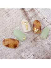 ラ カゼッタ(La casetta)/べっ甲フェザーネイル