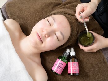 ソーレ(Sole)/《REVI ハーブピーリング4》