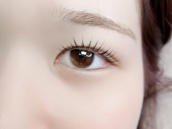 ナル(Nalu)の写真/似合わせまつ毛パーマで自まつ毛を最大限に生かし理想の目元に！パリジェンヌやメーテル形の種類が豊富◎