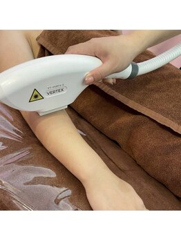 リリアン 米子店(Lillian)/ヒジ下の施術風景