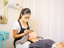 ふかふかのリクライニングチェア。くつろぎの空間でお悩み改善