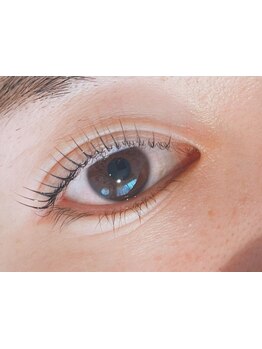 ナチュラル上品な目元にしたい