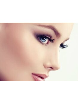 ナチュラル上品な目元にしたい