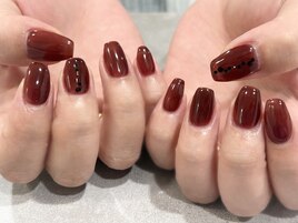 落ち着いたカラーの秋ネイル