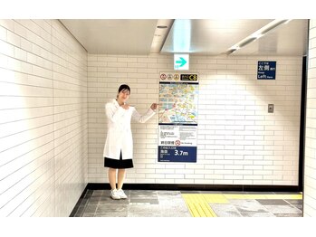 サラエクセレント 銀座/5.階段を登って突き当たりを右へ