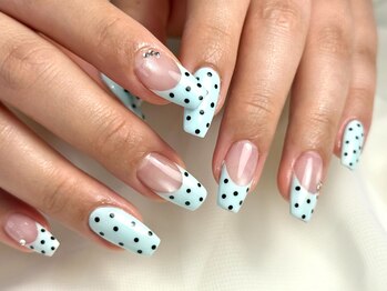 パダアット ヴァラネイル 天神南店(PADA at VALLANAIL)/パステルブルー★ドットフレンチ