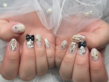 レイネイル アンド レイアイ 長嶺店(RAY NAIL & ray eye)の写真/指先を美しく魅せる華やかNailで見るたびHAPPYな気持ちに♪高技術×丁寧な施術で仕上がりもモチも抜群◎