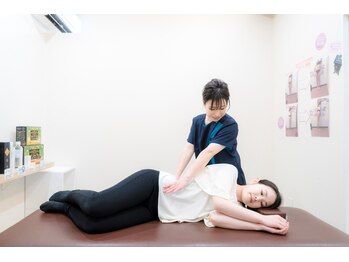 ウィズ タスク 袋井店(with TASUKU)の写真/慢性的な腰痛でお悩みの方には【初回骨盤＋猫背矯正60分￥3980】がオススメ！ホームケアのアドバイス付き♪