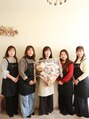 シェノン(CHAINON)/オーナー山田美代子とスタッフ4名