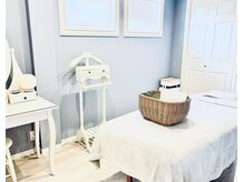 サロン シェリール(Salon Cherir)の雰囲気(【完全個室×ドレッサー完備】清潔感のあるプライベート空間)