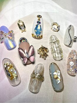 アジュールネイル 心斎橋筋店(AzurNail)の写真/1000色以上の選べるカラーバリエーション!スタッズ・ストーンの種類も豊富◎周りと差をつけるネイルに◇