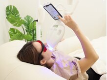 ホワイトニングショップ 函館店(Whitening Shop)の雰囲気（スマホ触れます。隙間時間を活用しながらホワイトニング）