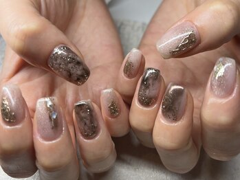 ブラウンニュアンスネイル