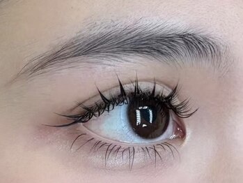 フライ 梅田店(FLY)の写真/【高持続力×似合わせまつ毛】自まつ毛のような自然な仕上がりで目元をより魅力的に♪キープ力に自信あり☆
