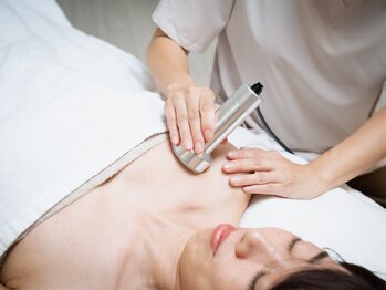 エヌアーク(n-ark)の写真/【看護師が叶える美乳メイク】骨格や脂肪の付き方を見極め、ふっくら上向きの理想的なバストラインへ★