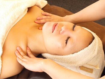 キートス(Kiitos)/デコルテトリートメント