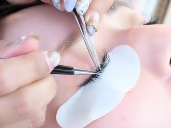 ミラー(MIRROR)の写真/【大人女性向け完全プライベートサロン★】完全個室の癒し空間でゆったりお過ごしいただけます◎