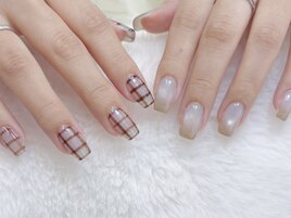 秋冬に欠かせないチェックネイル