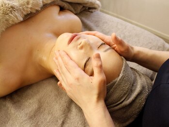 リープ(Lieb)/小顔フェイシャルラジオスティム