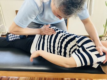 燕健友館健和堂の写真/体の歪みが不調の原因に…！日常生活の癖で歪んでしまった体を、専門の技術で根本から改善へ導きます◎