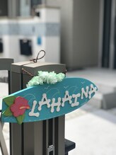 ラハイナ/駐車場完備・この看板が目標です