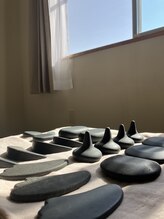 コモレビ(COMOREBI)/バザルトストーンの日向ぼっこ