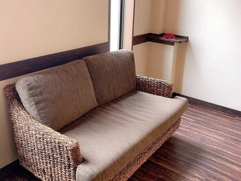 まつげエクステ アンド スクール アンド エステ プティーティドゥール(Putih Tidur)/【店内】待合スペース