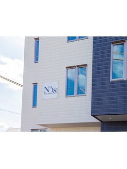 ナンバージュウハチ(N°18)/目立つ看板が目印！！