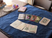 サロン デ コローロ(Salon De KOLORO)の雰囲気（占いメニューもございますので心のデトックスも）